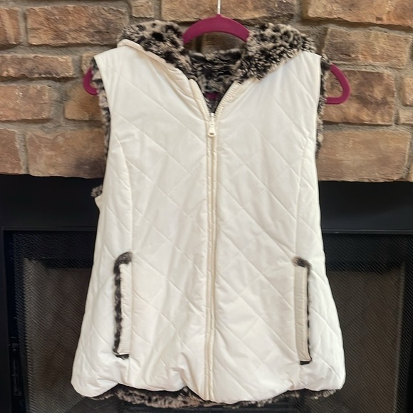 Black and white reversible vest with hood and front pockets. Size Large. - Picture 2 of 8